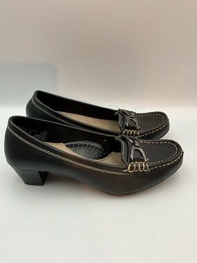 Thom McAn Loafers Size 6W Black Leather Low Heel Bit Loafers